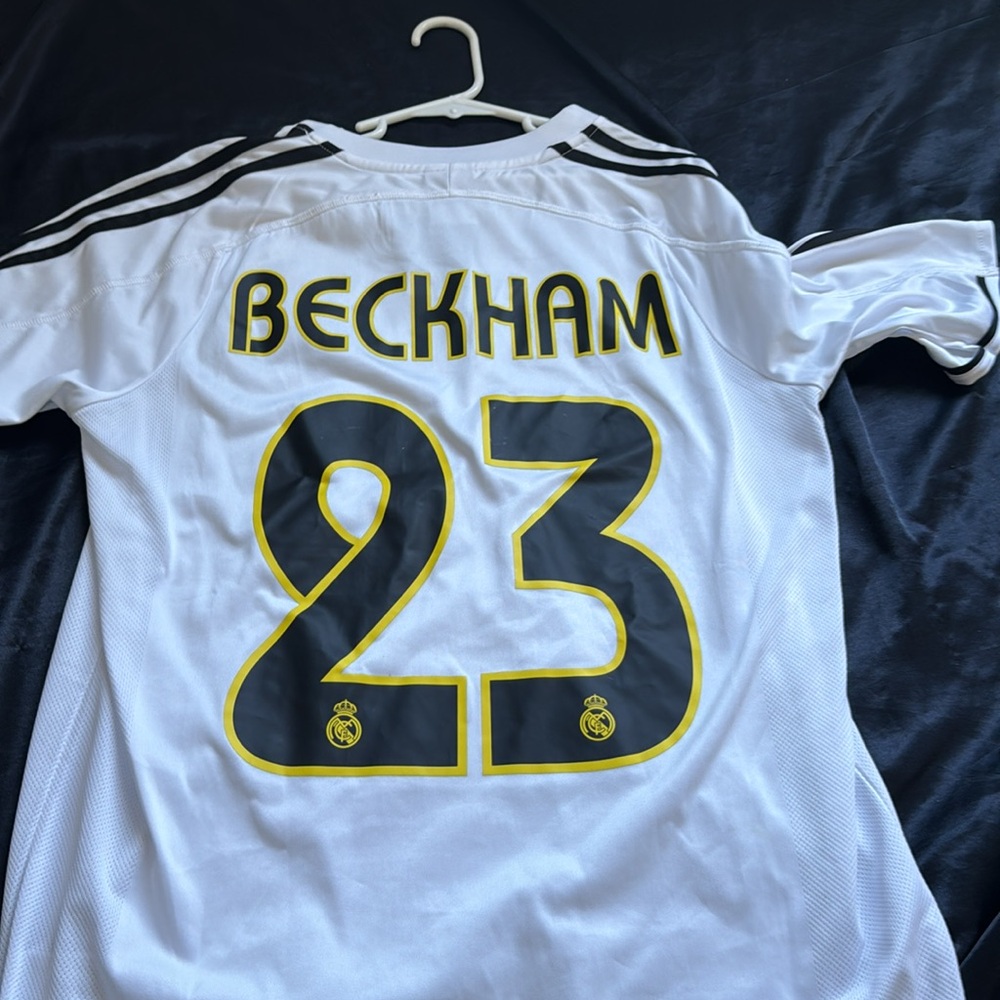 Men’s S Adidas 2003 Real Madrid Home Jersey David Beckham #23 slightly used
